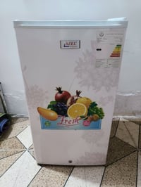 #للبيع ثلاجه صغيره 6 قدم اعتقد  نضيفة كلش  07721069015