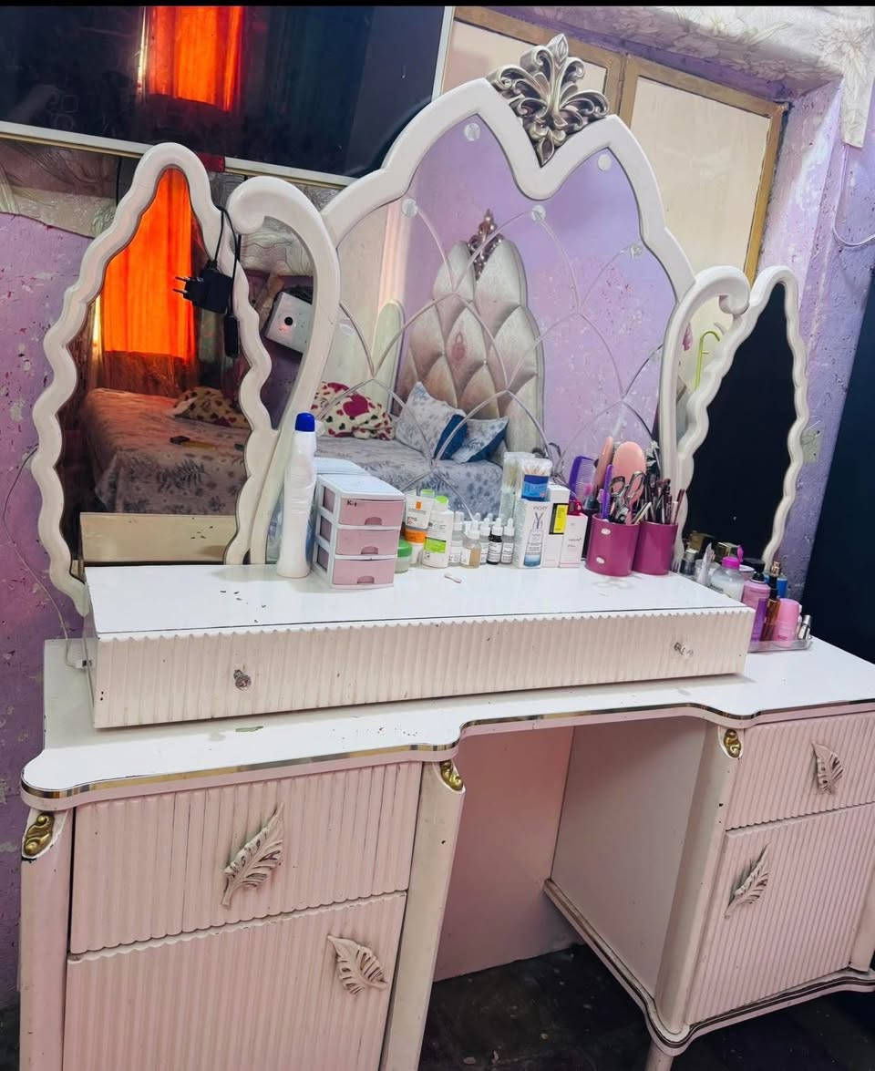 فرشة عرس تشبه البلصوره مستخدمه قليل جدا للبيع بعدهه بكارتونتهه سعرهه ٣٥ 
ميز مراية تركي عرظه مترين بي ظرر بسيط جدا يتعالج سعره ٦٠ 
مكاني مدينة الصدر


**إذا كنت صاحب هذا الإعلان وتريد حذفه لأي سبب، رجاءا أرسل رسالة إلى الدعم الفني**