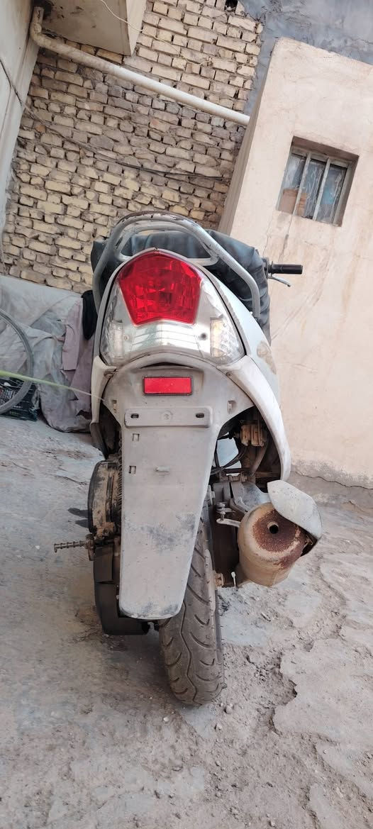 السلام عليكم شباب ماكس منغولي مثل ما موضح بالصوره كابريتر جديده اصلي تاير خلفي جديد ودهن هم مبدل جديد نقصها بس ناريه بالمشي تكوم تكطع ودشبول هم مثل ما واضح بالصوره قيم واخذ مكاني واسط
رقمي ***********
