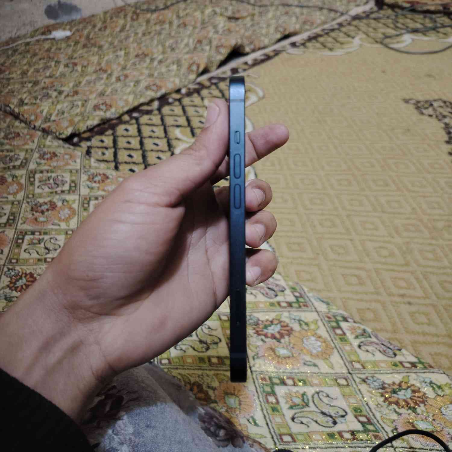 السلام عليكم
ايفون 13 عادي ذاكره 128 دبل خط 

بطاريه 95 

شرط من كلشي السعر 400 وبي مجال قليل 

مكاني حويجه حي العسكري 

***********
