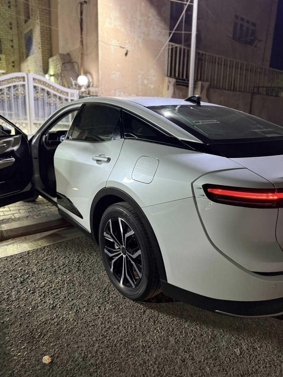 السلام عليكم

تويوتا كراون هايبرد 

موديل 2023 

ماشيه 62 ألف 

مواصفات 

بصمه 

شاشه 

كأمره 

تحكم ستيرن جهتين 

بصمه هند بريك 

قطعتين تبريد 

مكانها  الكوت 

السعر 320 بيها مجال 

رقمي ***********
***********
