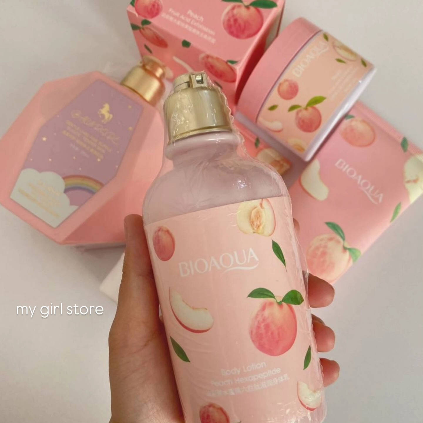 روتين العناية بالبشرة بالخوخ 🍑
يشمل:
غسول رغوي للوجه
ملح الجسم (يعمل كمقشّر، يزيل السواد والتصبغات من الجلد ويساعد على تفتيح البشرة)
سكراب للجسم (يزيل خلايا الجلد الميتة) مناسب للاستخدام أثناء الاستحمام
لوشن الخوخ ولوشن اليونيكورن (مرطّب وملطّف للبشرة ويعطّر الجسم)
يساعد على إزالة جلد البطة ومناسب للاستخدام بعد الاستحمام 
السعر 12 الف دينار للمجموعة
يتوفر،توصيل 
#new #fypage #explore #العيد #رمضان_كريم


**إذا كنت صاحب هذا الإعلان وتريد حذفه لأي سبب، رجاءا أرسل رسالة إلى الدعم الفني**