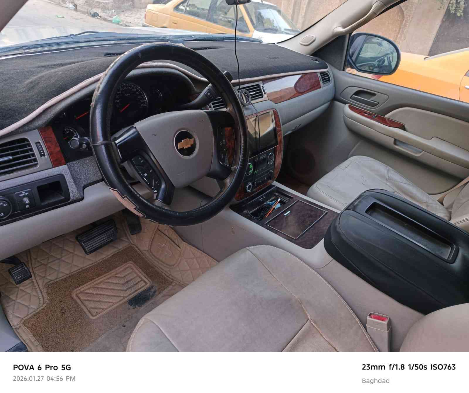 "بسم الله الرحمن الرحيم "
«السلام عليكم»
سيارة تاهو موديل:-2009
لون:- شمباني
حادثها:- باب الصدر والي وراه
رقم إنگليزي :-أنبار مشروع وطني
السيارة ب أسمي
جاهزة ب فضل الله من كلشي كاملة مكملة مابيها نقص برغي
ثاني يوم تحويل للأمانة مصبوغة جمالية إثر جراد
عنوان السيارة:-بغداد
السعر:-155$ قابل للتفاوض شي بسيط
للإستفسار على:-  *********** أبو رسول
