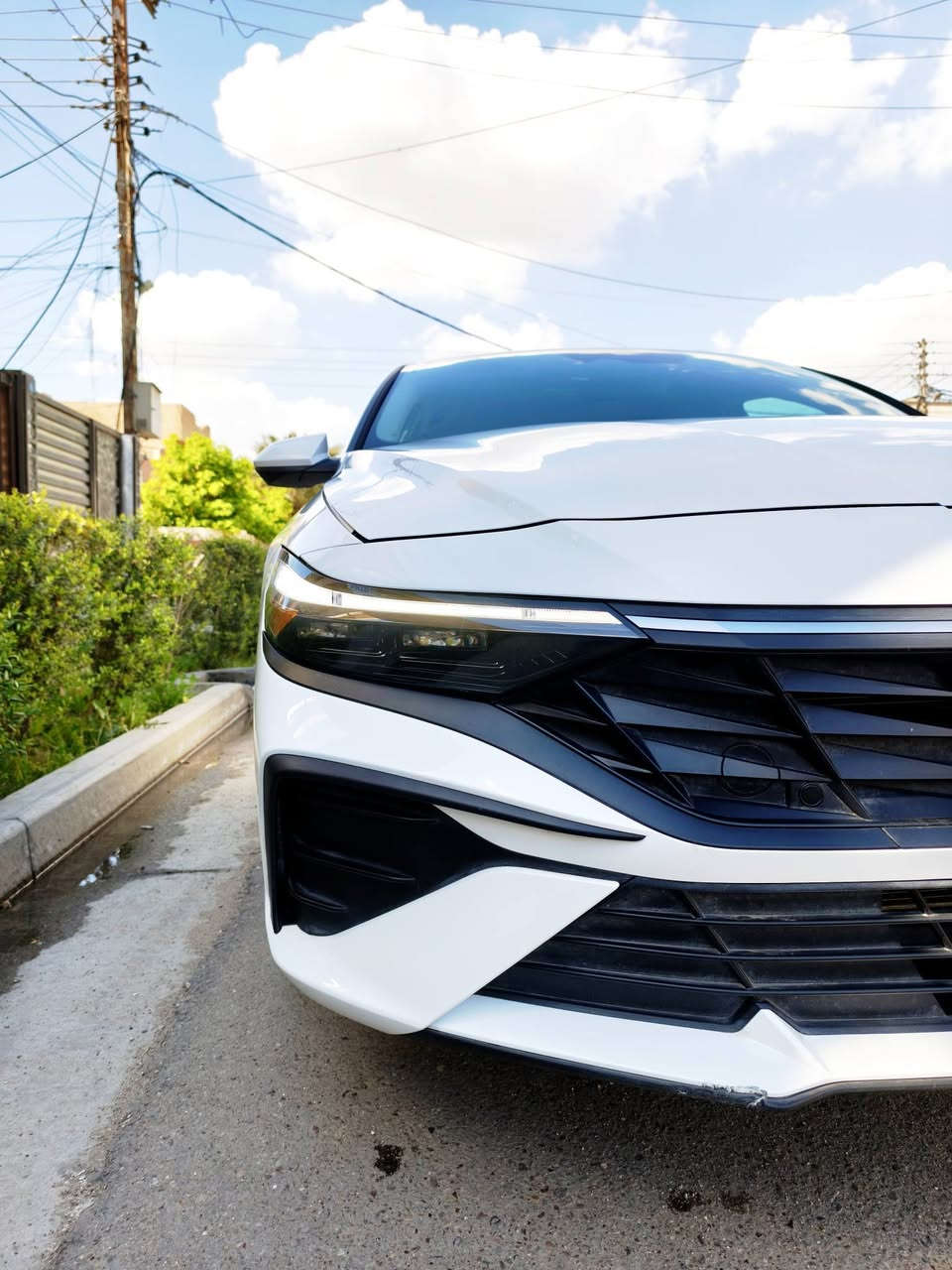 سلام عليكم .. للبيع هونداي النترا 2024  لون ابيض صدفي رقم بغداد بأسمي محرك 2000  
وارد امريكي كلين تايتل بدون اي صبغ 
دعامية خلفية فقط صور امريكا موجودة بالمنشور 
مواصفات بيها رادار وحساس وكاميرات 
وقيادة ذاتية وخروج من المسار وتحذير اصطدام 
وتحذير نقطة عمياء وبعد بيها مواصفات ال SE
السيارة بعدها بريحة الشركة 
ماشية بس 5 الاف بالعراق 
اجتي من امريكا ماشة 11 الف
وحالياً ماشة 16 الف
يعني تاخذ سيارة 5 سنوات متوصل للحي الصناعي الف متصرف عليها
السيارة اني مغلفها مقاعد وارضية جلد فول ترتيب
لوك بعدها كلش جديدة 
الغراض بالجنطة بعدها بترابها
للبيع ب177 وبيها مجال بسيط
    
مكاني بغداد بالسيدية
***********
