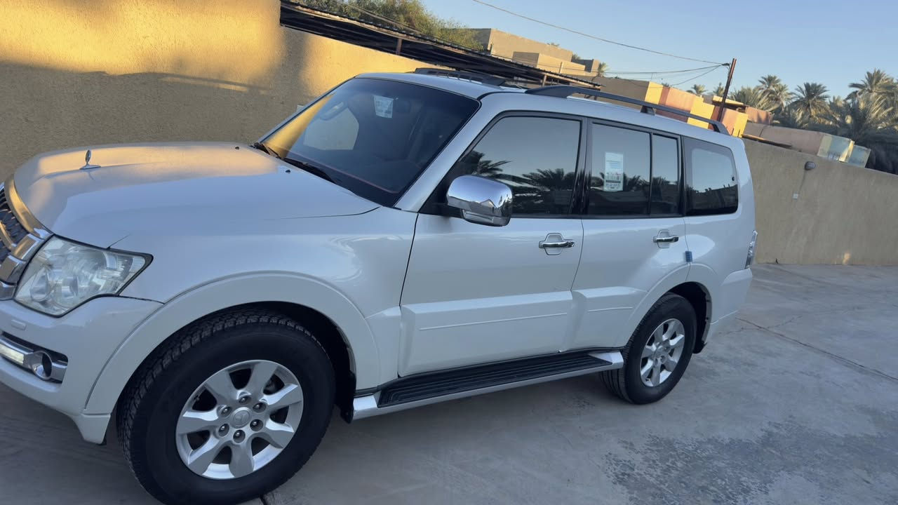 السلام عليكم للبيع بايجيرو حبتور موديل 2016 /7 راكب رقم بغداد بسمي تحويل ثاني يوم كفاله عامه من الصبغ 

مواصفات 
1 فتحة سقف
2 دمام خلفي 
3 ماشيه 86
4مري شفط 
هواي تفاصيل بيه مكاني كربلاء الحسينيه السعر 215 وبيه مجال 
للاستفسار ***********
