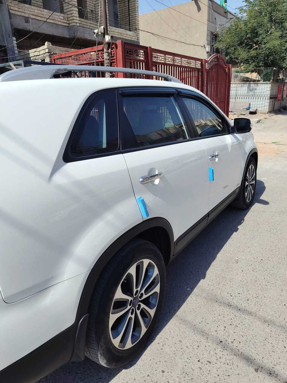 السلام عليكم للبيع سياره سورنتو ٢٠١٤ كويتي فول مواصفات واحد ع واحد رقم بغداد انكليزي ماشيه ١١٨ محرك ٦ سلندر تحكمات ستيرن كشنات كهرباء وتدفنه وتبريد تخم تاير بصمه اشاير مري اشاره ترحيب زراك ع لايت لايت زينون نضام ايكو داخل قرميدي كامره وشاشه بلاديه بانوراما وبعد بيهه هواي مواصفات السياره بأسمي تحويل ثاني يوم السعر ١٨٥ وبيهه مجال للشراي للاستفسار الاتصال على الرقم *********** لسياره مكفوله عدا كم شخط اباب السايق مكحلات ما مبينات واسف ع اطاله
