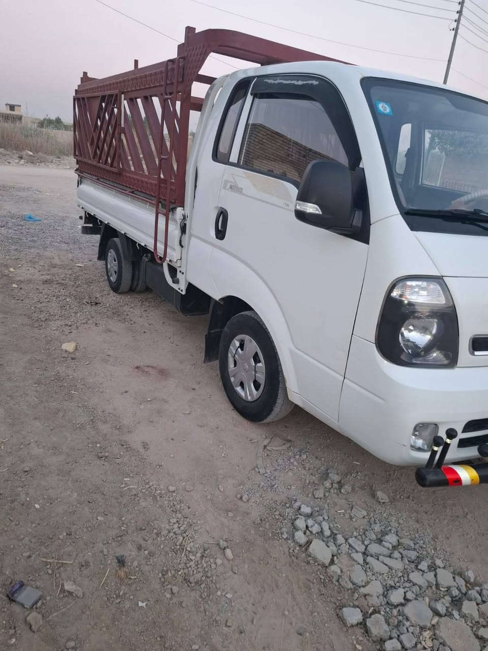 السلام عليكم
كيا بنكو 2700 
موديل 2018 بأسمي تحويل ثاني يوم
سياره مكفوله من الضربه 
تبريد ثلج 
محرك مامفتوح وضع الشركه 
رقم شاصي واضح 
رقم بغداد دولي 
سنويه 2030
تخم تاير
حداديه جديد 
السعر 130 وبيه مجال لشراي 
رقم الهاتف ***********
مكان السياره بابل جبله

