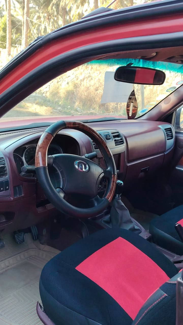 سلام عليكم كريت ويل للبيع موديل 2013مكفوله كفالة من ظربه وتبديل والكص والخياس كير محرك حداديه تخم تاير تبريد ثلج رقم قادسيه سنوية مجدده ل 28 سياره جاهزه مالت جناي جديده بشكل رقم موبايل ***********
