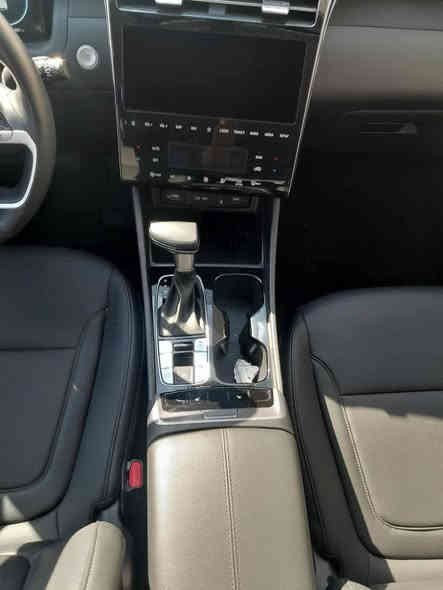 السلام وعليكم
هونداي توكسان Hyundai Tucson
2024
فول موصفات  
1-كشنات كهرباء
2-تحديد مسار
3-مانع انزلاق
4-كروز سرعة
5- اربع وضعيات القيادة سبورت نورنال ايكو اقتصادي
6-نقطة عمياء
7-رادار الاصدام 
8-عداد جتل الاكتروني
9-شاحن لاسلكي 
10-شاشة كبيرة 
11-مكيننه2500 المرغوب
12-داخل اسود 
13-تشغيل بصمة
14-سايد بريك كهرباء
15-اوتو هولد
16-فتحه سقف
17-نقطة نزول منحدرات
18كامره
19-درايف مود
20-مدخل USB + AUX
Bluetooth 
21-بك لايت LED 
22-تحكمات ستيرن
23-حساسات امامي خلفي 
24-لايت زنون بلاد
25-تشغيل بلاجكتورات مع اتجاه السايق

26...صندوك كهربائي 

27-قطعتين تبريد خلفي 
28-ابواب لمس
29-ترحيب عند الاقتراب
30-رقم بغداد
***********
