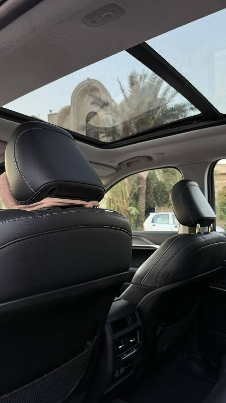 السلام عليكم
جيب كراند شيروكي Xe4 هايبرد 
اللون رصاصي غامق
2023
 وارد امريكي (صور الحادث و السونار بالمنشور)

حجم المكينة 2000تيربو + هايبرد + شحن منزلي
 تكدر تشحنهه بالبيت تمشيك مايقارب 50 كيلو متر، 
باي سرعة من غير مايشتغل محرك البنزين  
رقم بغداد الجديد (مميز)

فول مواصفات 1/1
خمسة راكب 
رادار 360 درجة 
تحديد مسار 
حساسات خلفية 
تبريد قطعتين 
خمس انضمة قيادة 
 بانوراما
دفع رباعي. 
 كير موس 
 هاند بريك بصمه 
مقود جلد + تدفئة 
شفتات ستيرن 
لايتات لد 
هيترات في الكشن 

السعر32500$  وبيه مجال بسيط
الاستفسار*********** متواجد واتساب
