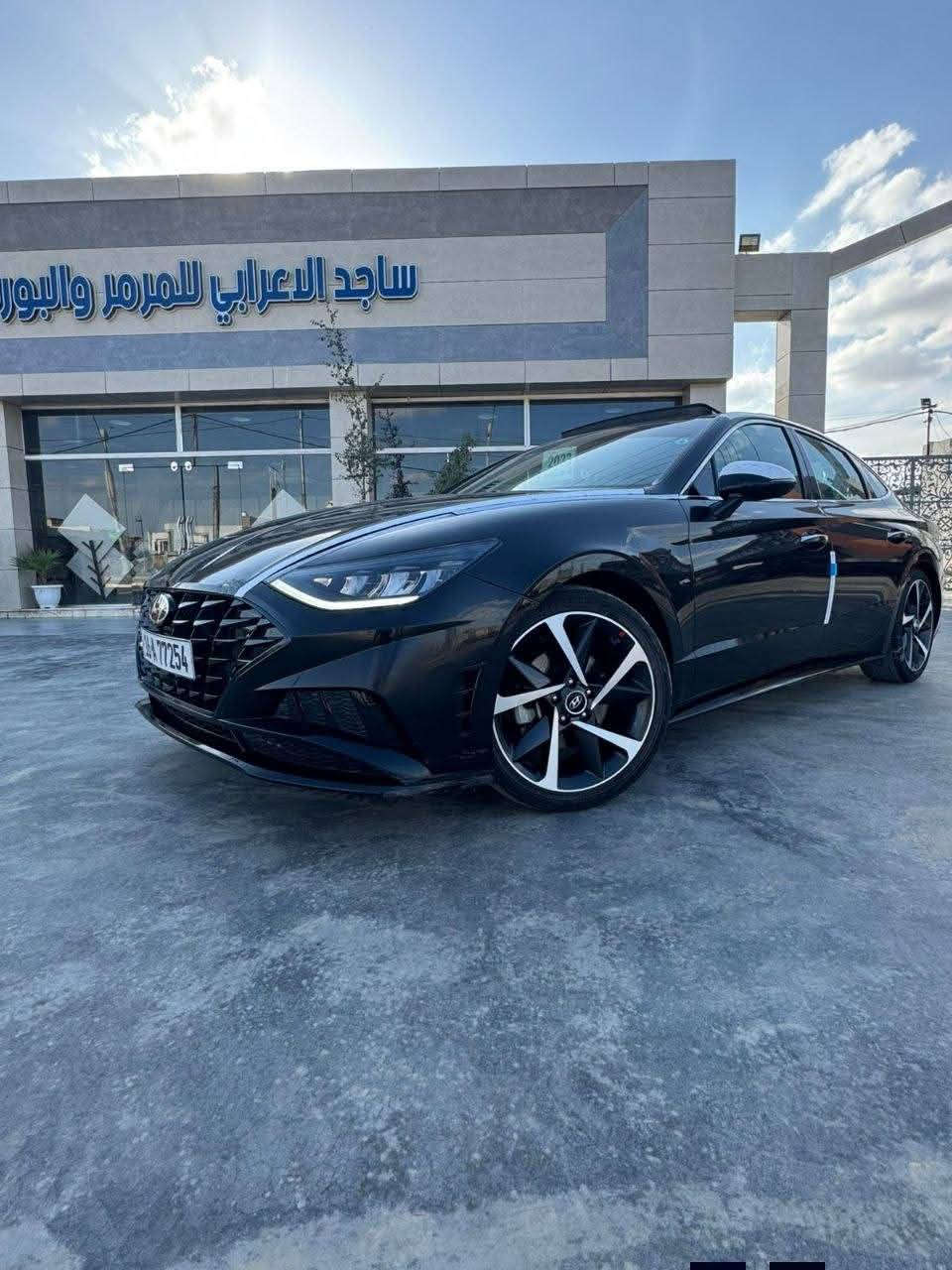 السلام عليكم
سوناتا 2023 وارد امريكي مرقم قادسيه معوقين وگاله عامه من المالك مباشره سياره مكفوله كفاله عامه عدا باب بي صبغ  بجم كبس ايرباك كبس سياره جديده فول مواصفات أن لاين NLINE فول للأخير بنوراما بصمه تشغيل بصمه ابواب كشن كهرباء وجلد وضعيات قياده شاشه ديجتل هندبريك بصمه تشغيل عن بعد تحديد مسار مانع تصادم مانع انزلاق ثلاث وضعيات قياده لايت اربع عدسات بك لايت لد متصل  تحكم استيرن جهتين ويل كب كروم كير طياره فووول سياره للاخير تخم تاير باتري حداديه كله جديد وجاهز بدون اي نقص ماذب عليه ربع 
 ماشيه 49 الف كيلو متر مكينه كير مكفولات ع الفحص 
السعر 168 وبيه مجال مكاني ديوانيه 
***********
