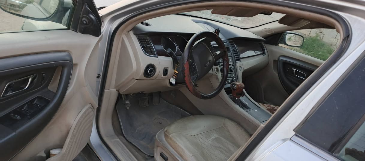 سياره فورد تورس امريكي موديل 11كير اوتوماتيك وكير عادي مكينه جديده وجميغ اغراضها الداخليه جديده تحكم استيرن كهربائيات شغااه كلها عقل جديد باور جديد مجموعة ابريك جديده فقط نقص حداديه قليل تايرات زوج جديد سنويه باسمي رقم بغداد رقم الموبايل ***********عنوان كربلا
