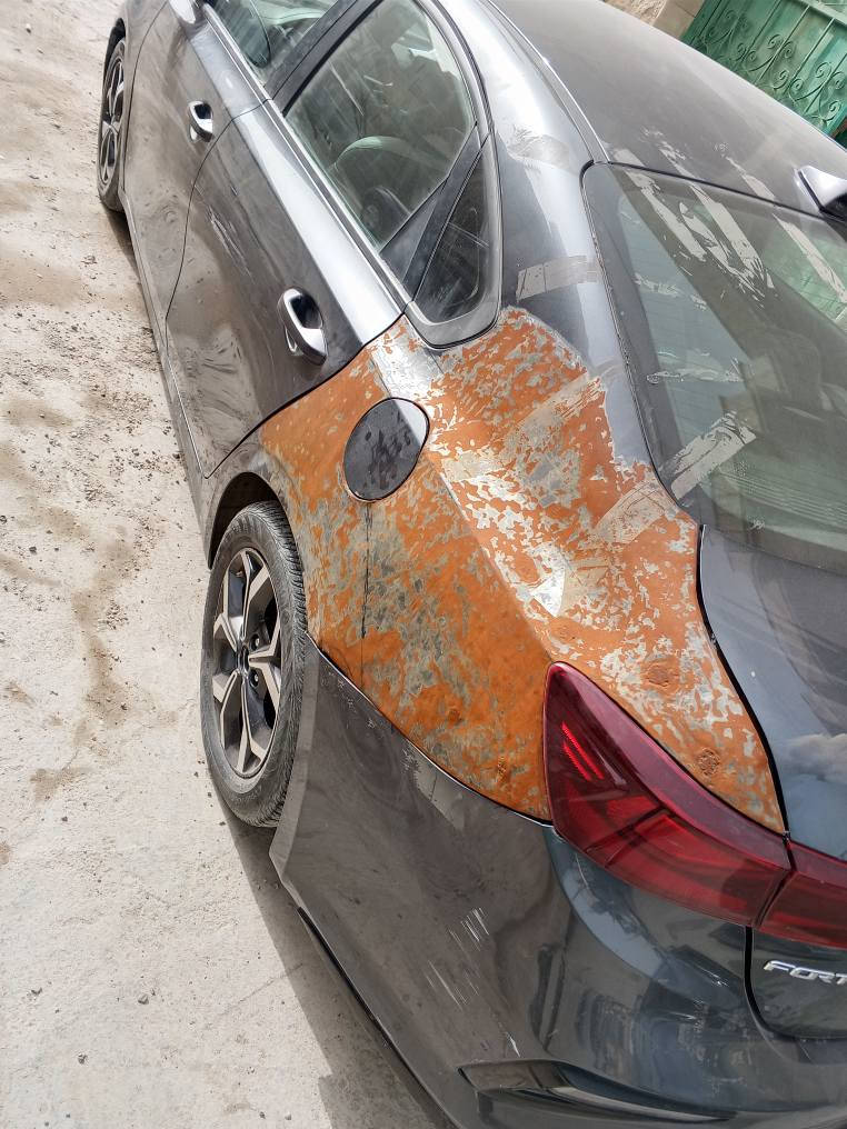 كيا فورتي موديل 20
رقم بابل انكليزي باسمي 
حادثها من امريكا جاملغ وبنيد وشويه من الباب وهنا بلعراق انضربت عندي جاملغ خلفي وصندوك والجاملغ الثاني بس بارد
محرك 2000 
كير cvt
ابيع على وضعها فقط صبغ يحتاجلها 
السعر 107 وبيها مجال 
*********** بغداد, العراق
