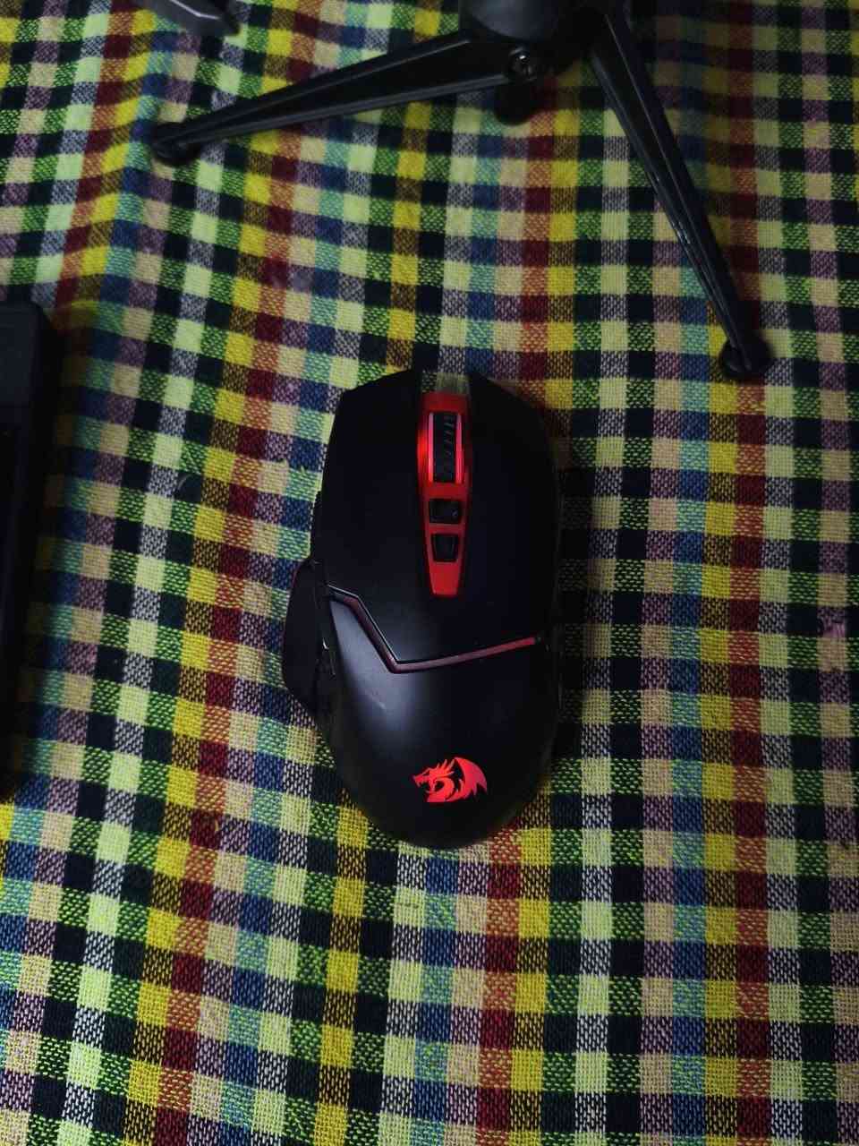 للبيع PC Gaming كامل مع ملحقاته جاهز للاستخدام مباشرة 🎮🔥
المواصفات:
• المعالج: Intel Core i5-9400F
• كرت الشاشة: GTX 1060 6GB
• الرام: 16GB
• التخزين: حوالي 1.5TB
• النظام: Windows 11 Pro

الملحقات:
• شاشة AOC قيمنك 27 إنج 165Hz
• عاكسة كهرباء 1650 واط / 24 فولت
• عدد 2 بطارية 60 أمبير 
• ماوس
• كيبورد
• مايك
• سماعة

الجهاز نظيف وشغال ممتاز وجاهز للألعاب بدون أي نقص
مناسب للألعاب والاستخدام اليومي

للاستفسار مراسلة خاص 📩
او التواصل على رقمي واتساب
***********
