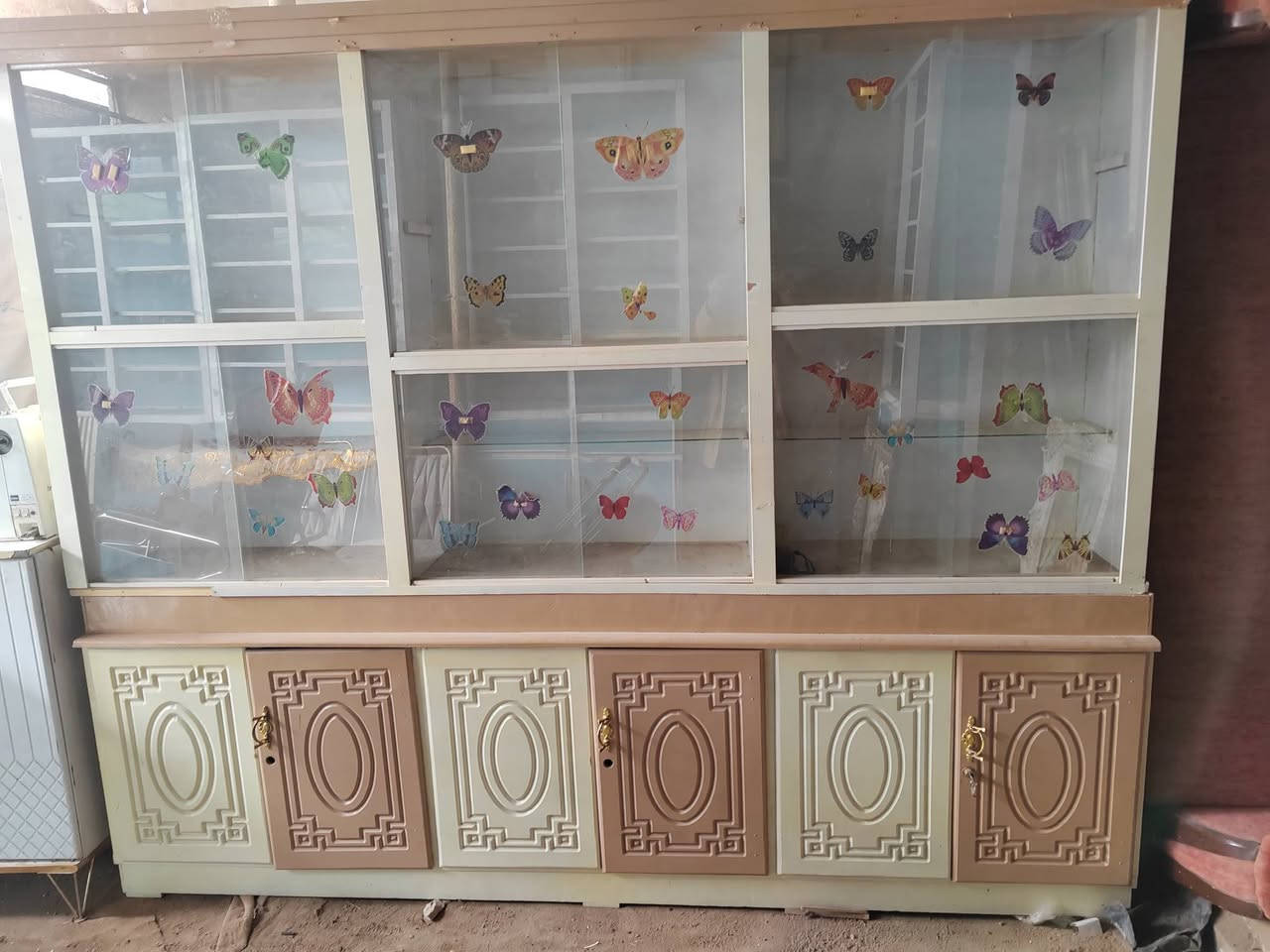 كاونترات صيدليه كامله و مواد مختلفه السماوه سوق سفان على طريق الخشابه ت ***********
