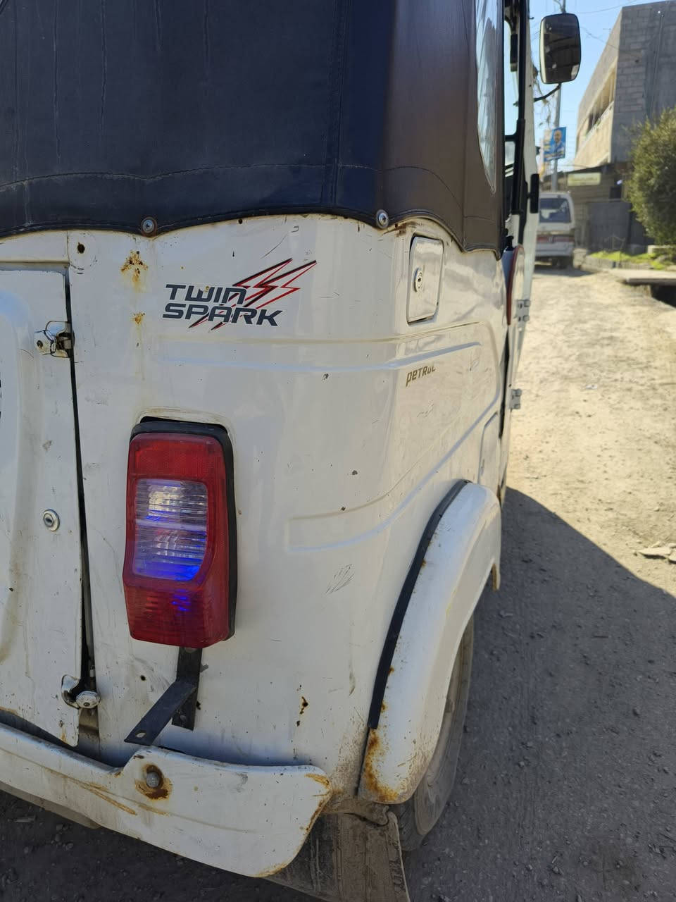 رقم وسنوية بغداد ٢١
مكانها جديدة الشط ورة البوابة مال الحسينية مال راشدية

***********
