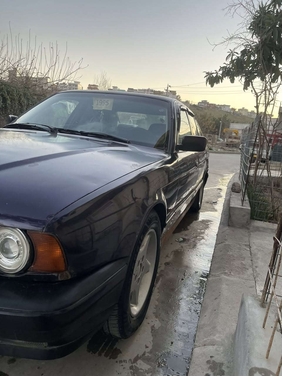 سەرەتا بە ناوی خوا  ئەم bmw بۆ فرۆشتن   مۆدیل1993 دوو جام کارەبا  520 گێڕ عادی کارەبای هەموو گیانی بە شەرت  ئاڕمی هەولێر بەس ئاڕمەکەی بە شەرت نادەم  پێشی   کەمێک دەعمە  قفڵ مەرکەزیە  ئیفلۆی مەزبوتە  بەقەدەر چوار بستۆنێک بەنزین ئە خوا   دۆسەی تازە بەستراوە   بۆیاغی ئەویت کاڵبونەوەشی هەیە  لە سلیمانیم   سعری ٢٥ گەڵاو کەمیک معامەلە  ***********
