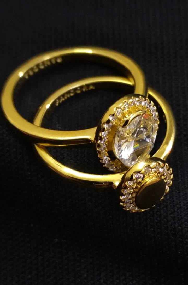 قطع فضه 925 طلاء ذهب ماركة باندورا المهتم تواصل خاص توصيل متوفر


**إذا كنت صاحب هذا الإعلان وتريد حذفه لأي سبب، رجاءا أرسل رسالة إلى الدعم الفني**