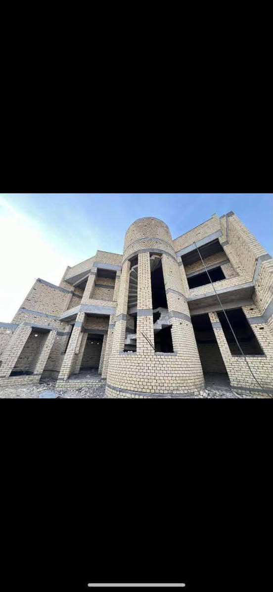 السلام عليكم 
هيكل للبيع الطوبة والنخيلة إفراز النفط 
بل 7000الاف مساحه 250متر
شغل البيت شركة درجه أولى 
للأسفسار اتصل على الرقم 
***********
***********
