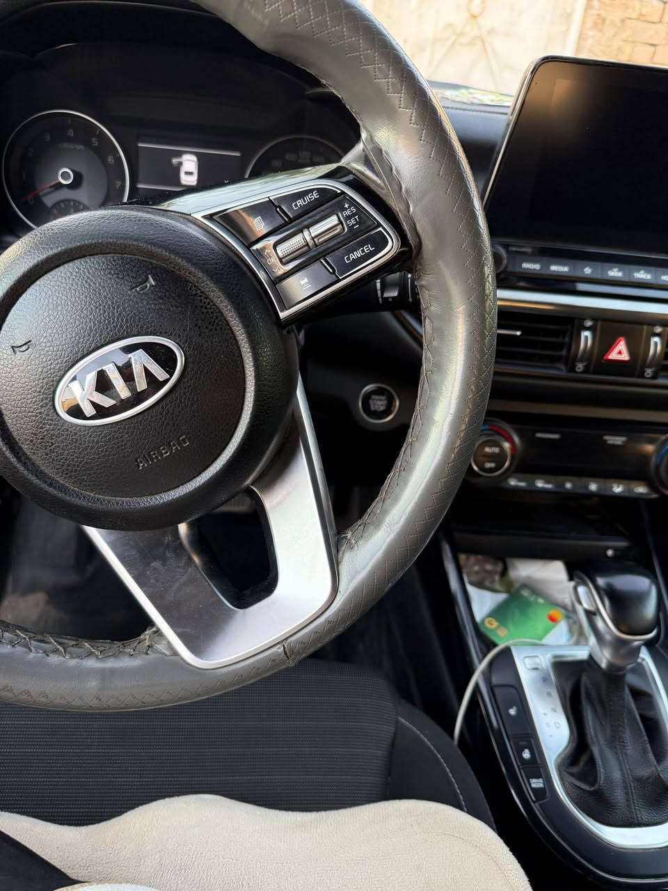 سلام عليكم 
كيا فورتي تكسي 
KIA FORTE
2021
فول مواصفات 
رادارات 360 درجة 
فتحة سقف سلايد روف
تدفئة كشنات وستيرن
نقط عمياء 
3 وضعيات قيادة  (عادي، رياضي، ذكي)
شحن لاسلكي 
تبريد قطعتين امامي وخلفي 
كار بلاي واندرويد اوتو
بك لايت لد 
اشارير بالمري 
حساسات للرجوع
مثبت سرعة 
بصمة السيارة
صندوق ذكي يفتح عند الاقتراب 
رقم بغداد بسمي 
ماشية 125 ميل
محرك 2000 دوش 
منضومة غاز جديد شهر ثاني شادها وبيها كتاب ضمان
مصفرة من كلشي هيئة وغرامات 
 
استفسار اكثر راسلني


**إذا كنت صاحب هذا الإعلان وتريد حذفه لأي سبب، رجاءا أرسل رسالة إلى الدعم الفني**