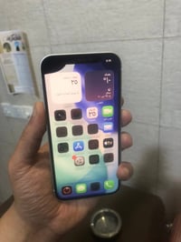 ايفون ١٢ • ١٢٨ • شاشة بيها نقطة