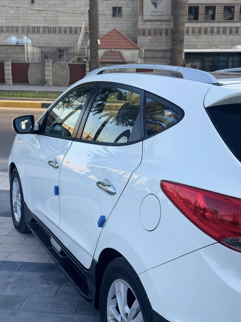 السلام عليكم للبيع توكسان خليجي موديل 2012 ماشيه 91 km  بيهه صبغ فقط ربع البنيد اثر كردحه بسيطه بدون حادث نهائيا بحالة الوكالة جديدة محرك وكير كفاله بمعنى الكلمه تخم تاير جديد انتاج كوري سبير منازل كتلوكات السياره موجودة سويج احتياط غير مستخدم السياره رقم بغداد الجديد بأسمي تحويل مباشر 
-بنوراما
-بردة خلفية
-اشاير بلمري 
السعر (134) وبيهه مجال 
مكاني بغداد الكرخ ‭0781 157 3859‬/ ‭0770 028 8967
