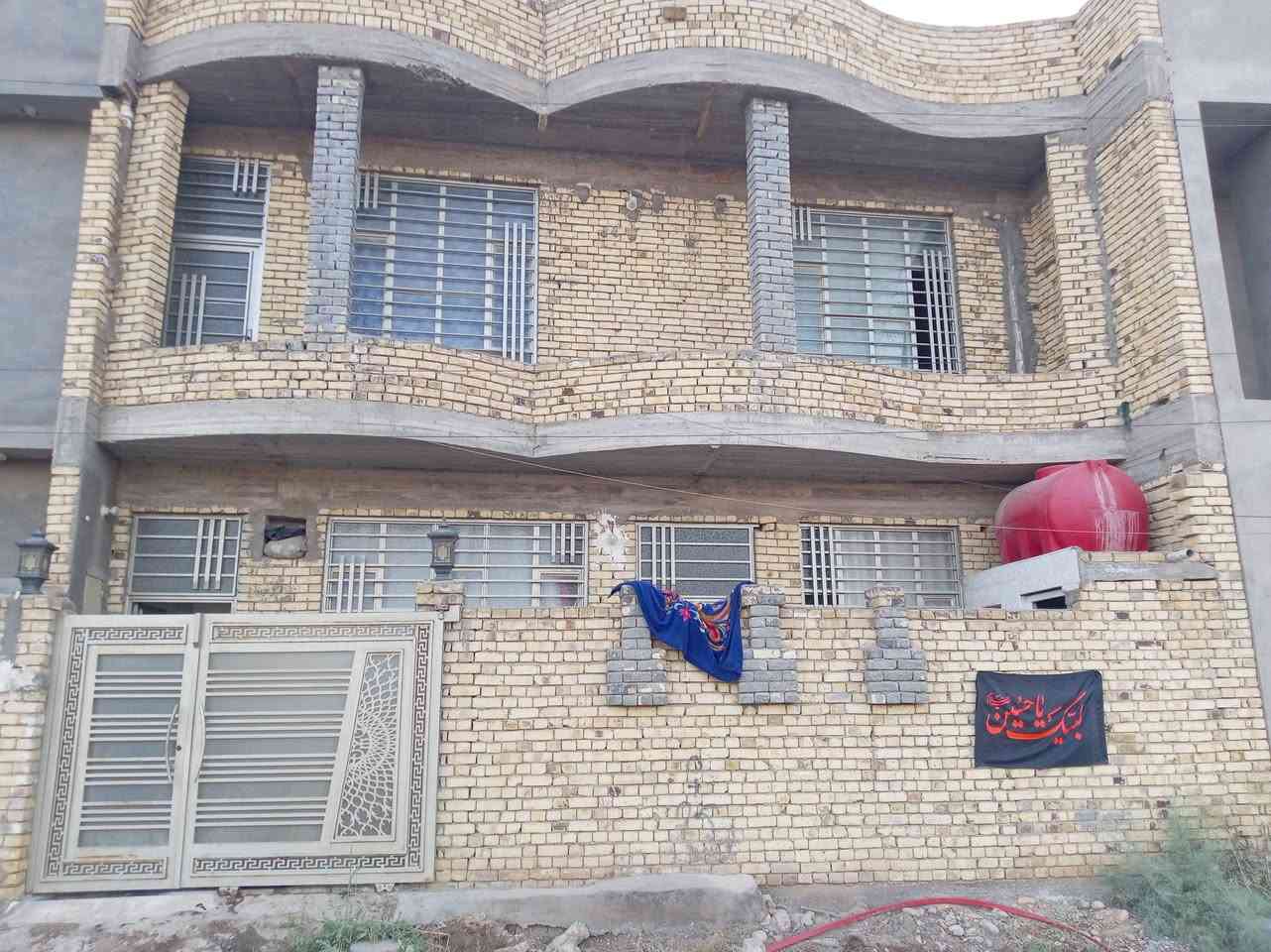 مشتمل للبيع مساحته 100متر مربع بنا حديث فوول مواصفات
الطابق الاول غرفه واصاله واستقبال ومطبخ وحمام
الطابق الثاني 3غرف نوم
حي الجامعه الاستاذه
ملاخظه البيت مطلوب إسكان 35
الاستفسار الاتصال
***********

