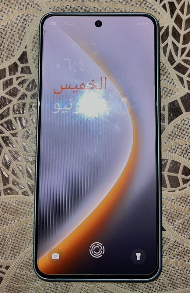 بوفا 7 ألترا نظافة 100/99 كامل ملحقات ب 400 بي مجال بسيط تواصل واتساب ***********
