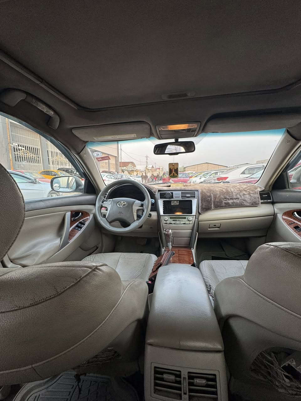 تيوتا اوريون ٢٠٠٧ فول مواصفات (كراند)
بصمة 
بصمة ابواب
كشنات جلد+كهرب 
فتحه سقف
برده خلفية كهرباء بلادي تنزل ويا البك
حساسات 
مرايات كهرب 
تحكمات ستيرن 
كروز سرعة 
منظومة زينون
السيارة وارد خليجي بيها قطعة صبغ الباب خلف السايق  وبيها مكان بارد بالجاملغ مبين بالصورة بدون دواخل السيارة جاهزة من كل النواحي السعر ١٠٨ وبيها مجال مكان السيارة الموصل 
***********
