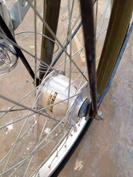 السلام عليكم
بايسكل بناتي حجم ٢٠ بايسكل اصلي  ياباني  شغال كامل  سعره  ٦٠ عنوان بغداد البياع ***********واتساب
