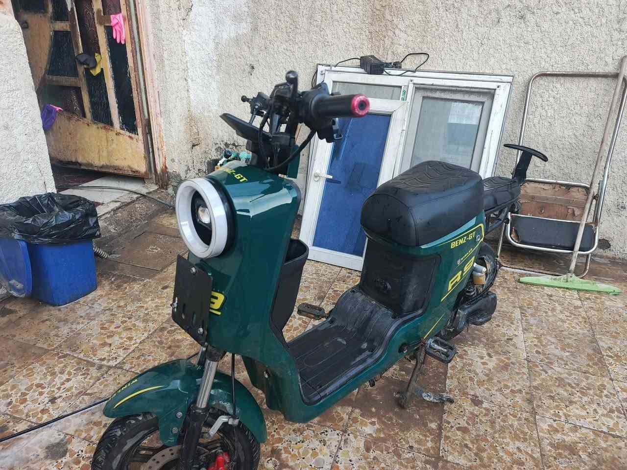 بسم الله الرحمن الرحيم 

السلام عليكم ورحمه الله وبركاته 
دراجه شحن للبيع 
R9 
موديل نهاية 25 
جديد ما بيه شي أن شاء الله 
بس البريك الخلفي عطلان 
بطاريات الفيتنامي الاصلي 
سعر 450 الف قبل للتفاوض 
ملاحظ الدراجه ما متعوبه 
من الشغل لبيت من البيت للشغل 
رقم ***********
بصره . شط العرب .
