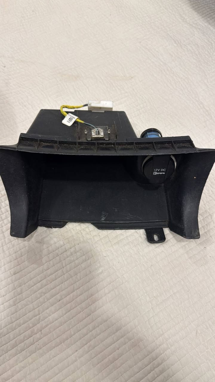 السلام عليكم 
اغراض جارجر للبيع كلمن وسعره 
زوج مري 125 الف 
شباك 30 الف 
جداح 15 ألف
زوج سماعت 25 الف
دركه. استيرن 30 الف 
فسفورات دعاميه تخم اصلي 50 الف
اليحتاج يتصل عل رقم التلفون بي وات ساب مكاني ناصريه 
***********
حيدر ابو كرار
