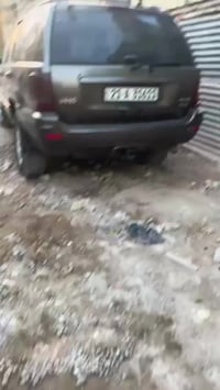 جيب شيروكي موديل  2000 السعر 60 بيها مجال بيع فقط بدون امرواس  الاتصال...