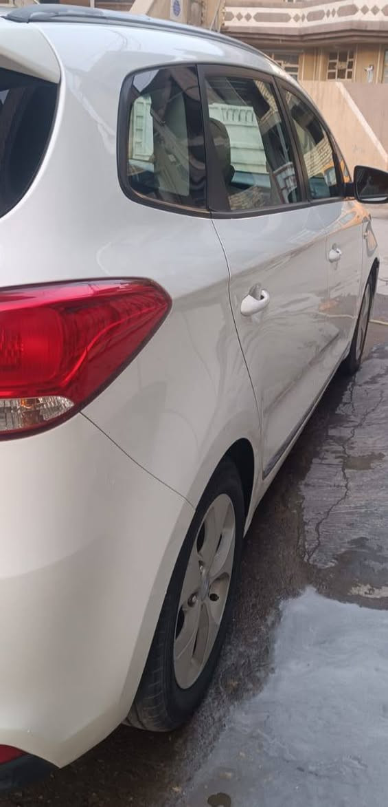 السلام عليكم كيا كارنز للبيع فقط بدون مراوس موديل 2014 خليجي سبعة راكب السيارة بدون حادث والسونار مرفق مع الصور مكينة 2000 ماشية 95000 الف وقابلة للزيادة مكينة مبدل كازكيت فقط سعر 142 ورقة مكان السيارة الدورة للاتصال ***********
