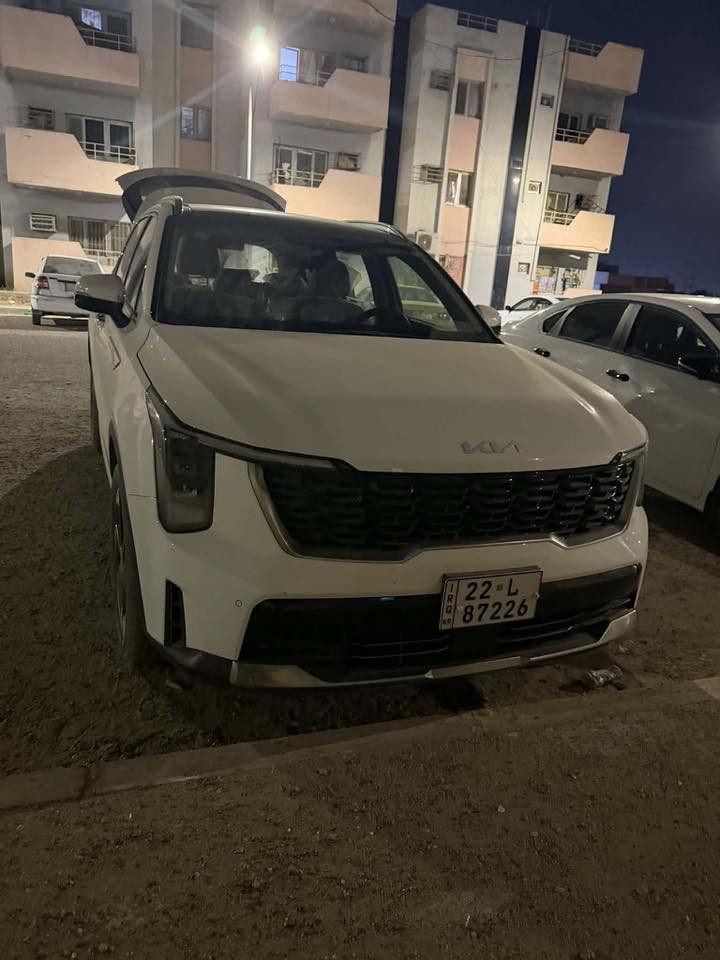 سورنتو للبيع ماشيه بحدود ٢٢ الف مكفوله كفاله عامه ٦ سلندر فول مواصفات عدا الداتا شو السعر ٣١٢ المكان الاعظميه ***********
