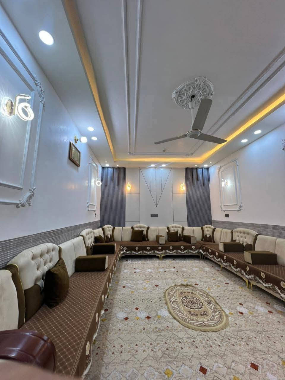 230متر  فول بناء جناي درجه اولى
سعر 78مليون وبيه مجال 
#طابو_زراعي_سند_25_نتصال***********
 
#عنوان_لبيت_نجف مقابيل قرية الغدير 

اساس وسقف صب مركزي 
بناء طابوق 🧱 
غرفتين وصاله وستقبال ومطبخ وصحيات داخليه وخارجيه 
بيت جاهز مفتاح 🔑 

#يبعد_عن السوق مسافه بسيطه 
@#شارع تبليط بعرض 20 متر وكافت الخدمات متوافره
