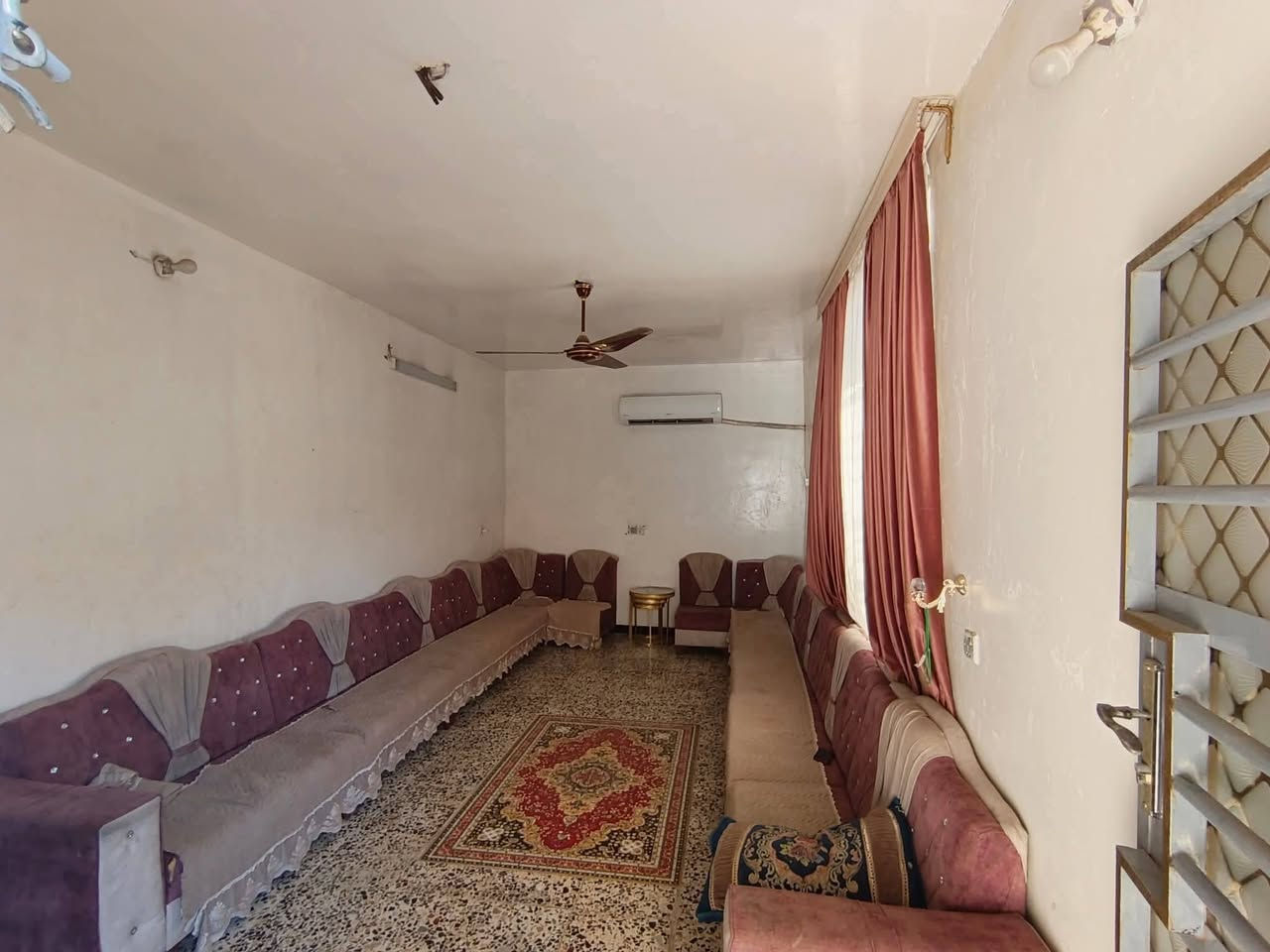 سلام عليكم 
الدار للبيع في منطقه بوب الشام سعر 85
للاستفسار تصل عرقم ***********
