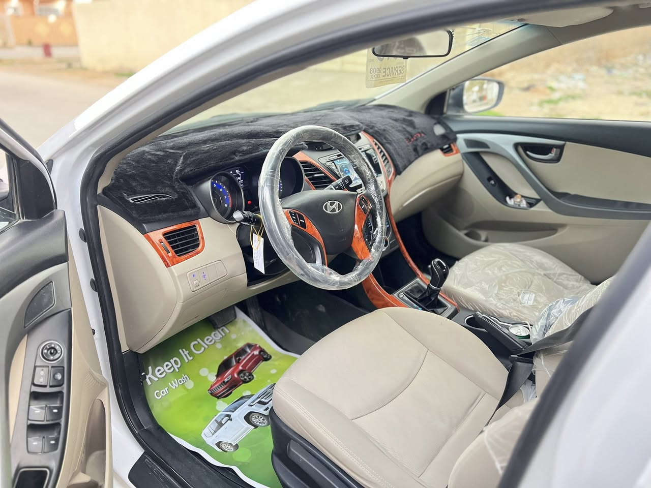 سلام عليكم للبيع الانتر موديل2016 خليجي رقم بغداد
الدولي  محرك 1800كير محرك جديد سعر 120 وبيه مجال
 مكان السياره الانبار حديثه
***********
