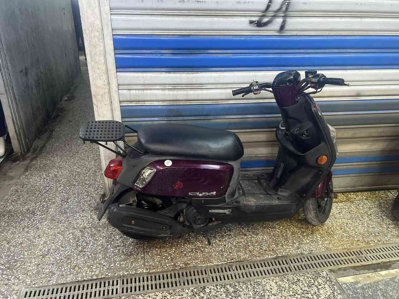 سلام عليكم درجه بواليس الحديث شاشه اجبيرهه جديده مكفوله العنوان بغداد مدينه الصدر السعر 900رقم الهاتف ***********
