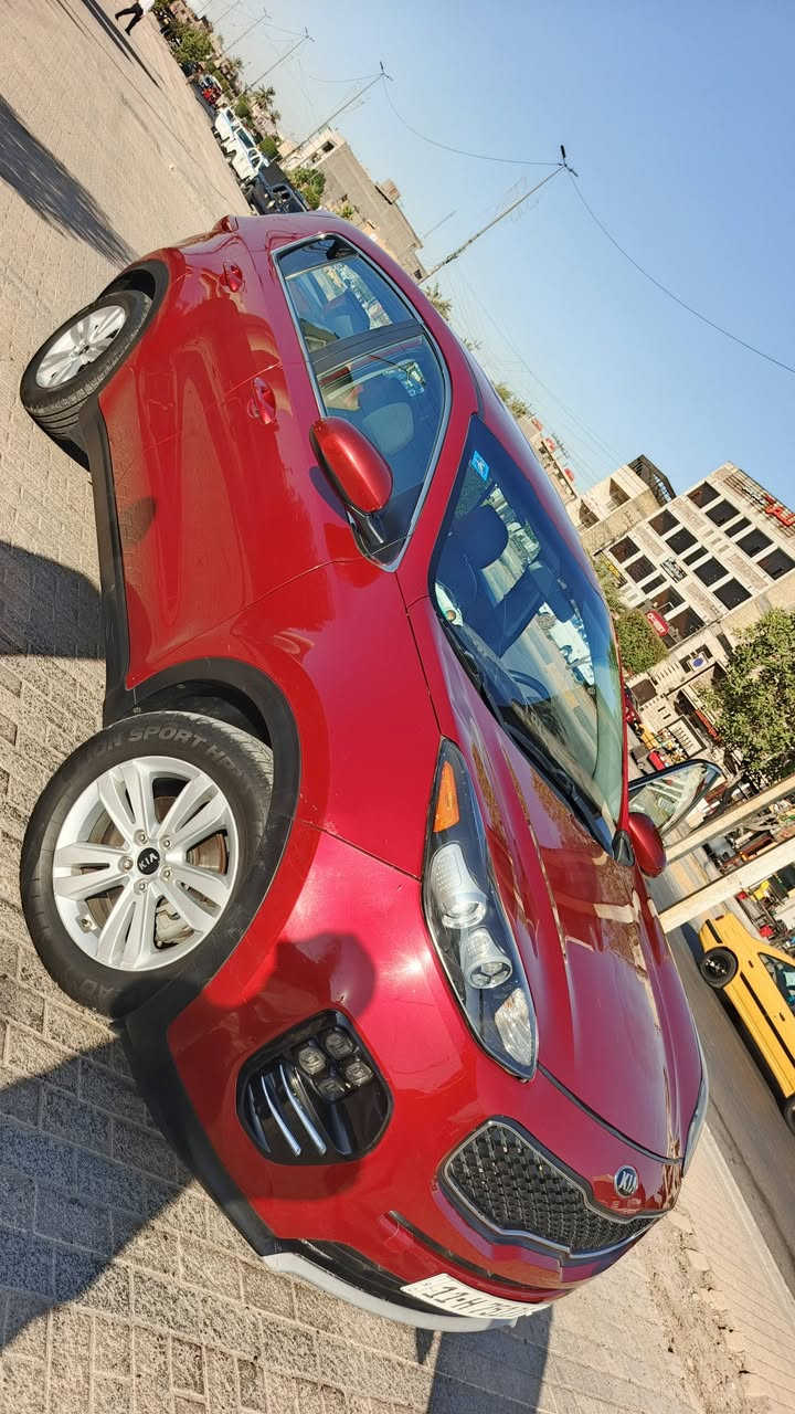 سلام عليكم للبيع سبورتج امريكي  مديل 2018 حادث جاملغ الامامي لا دواخل لا يرباك سنويه بسمي تحويل ثاني يوم مكينه جيتي اي 2400 مكان السياره بغداد رقم التلفون *********** واني خادم لطيبين او مراوس بكورلا
