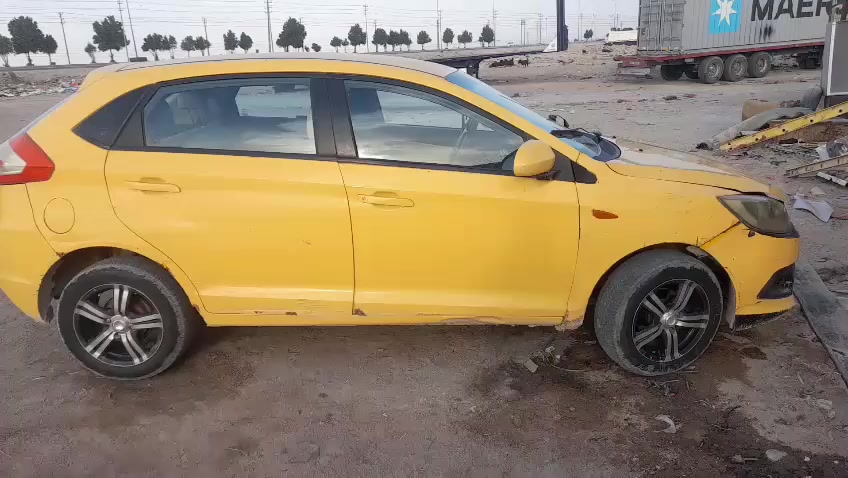 للبيع  شيري فلاوين2014 مكينه وكير وتبريد وتدفئه بلاد وكفاله بدي مكفول من ضربه القوية وصبغ شاشه ودواخل جدا نظيفات بريك منضومه جديده كهربايات حدايه خلفيه واماميه جديده راعيه موجود ومصفرة هيئه وغرامات عليها سنه فقط هيئه وكل لوصولات موجوده السعر 25 مكاني ا***********متوفر اتصال فقط او وتساب
