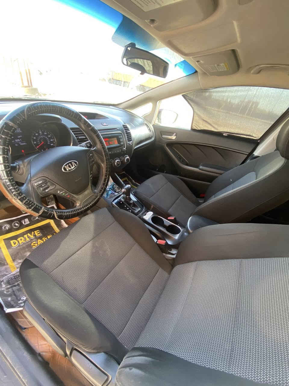 السلام عليكم
فورتي موديل 2017 
لون احمر كرزي

مكينه 2000 دوش 

كير ATM 

نص مواصفات عاديه تحكم ستيرن ثلاث انظمه قياده  

حادثها بس دعامية من امريكا ورقم الشاصي مرفق بالصور 

رقمها قادسية حره بأسمي

عنوانها الديوانية - النسيج 
***********
