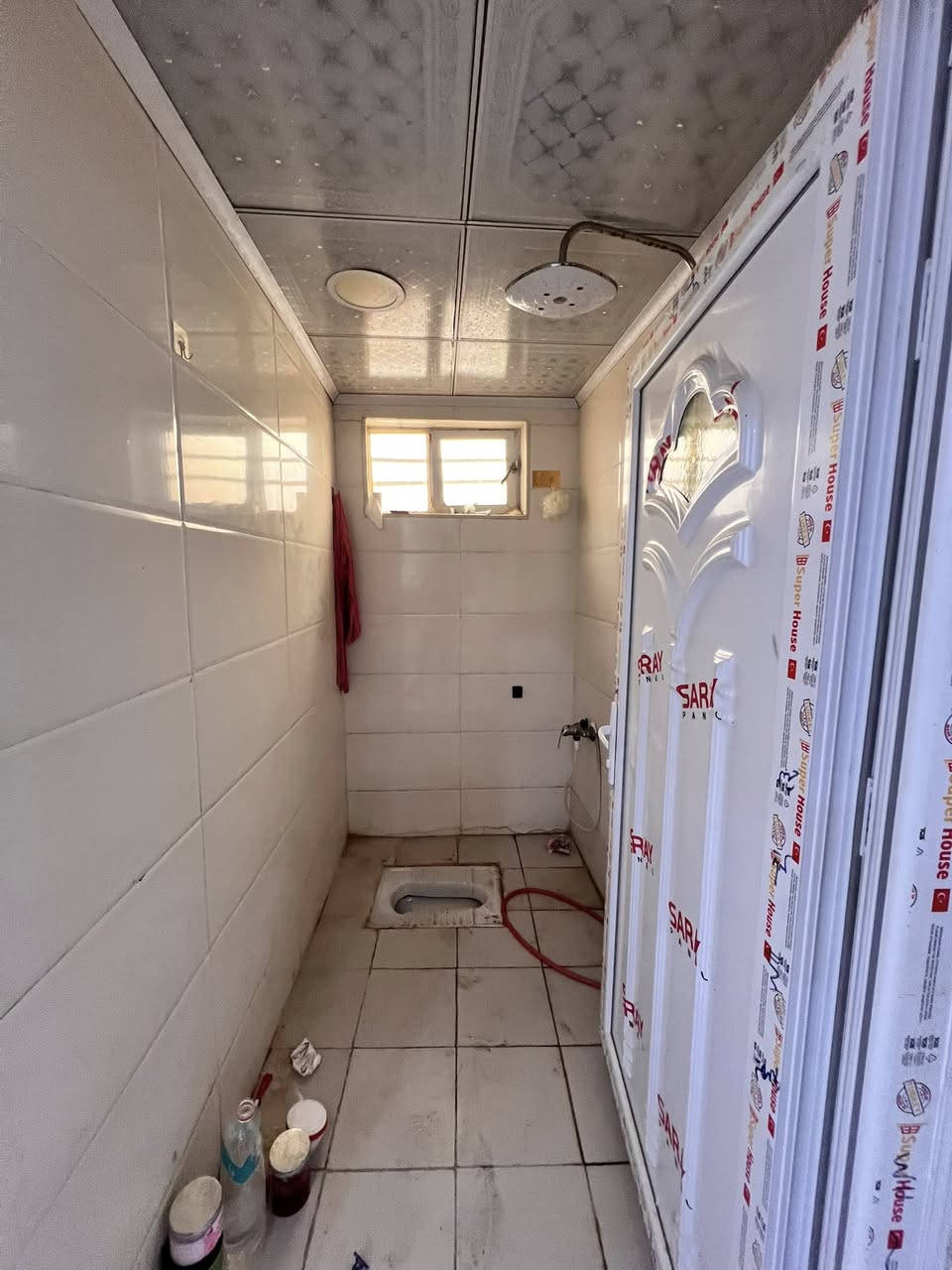 للايجار 
دار مساحه 100 متر حي ميسان قطاع 22 قريب شارع البوريات 

غرفه.  صاله.  استقبال.  مطبخ.  صحيات.  داخليه وخارجيه 
***********
