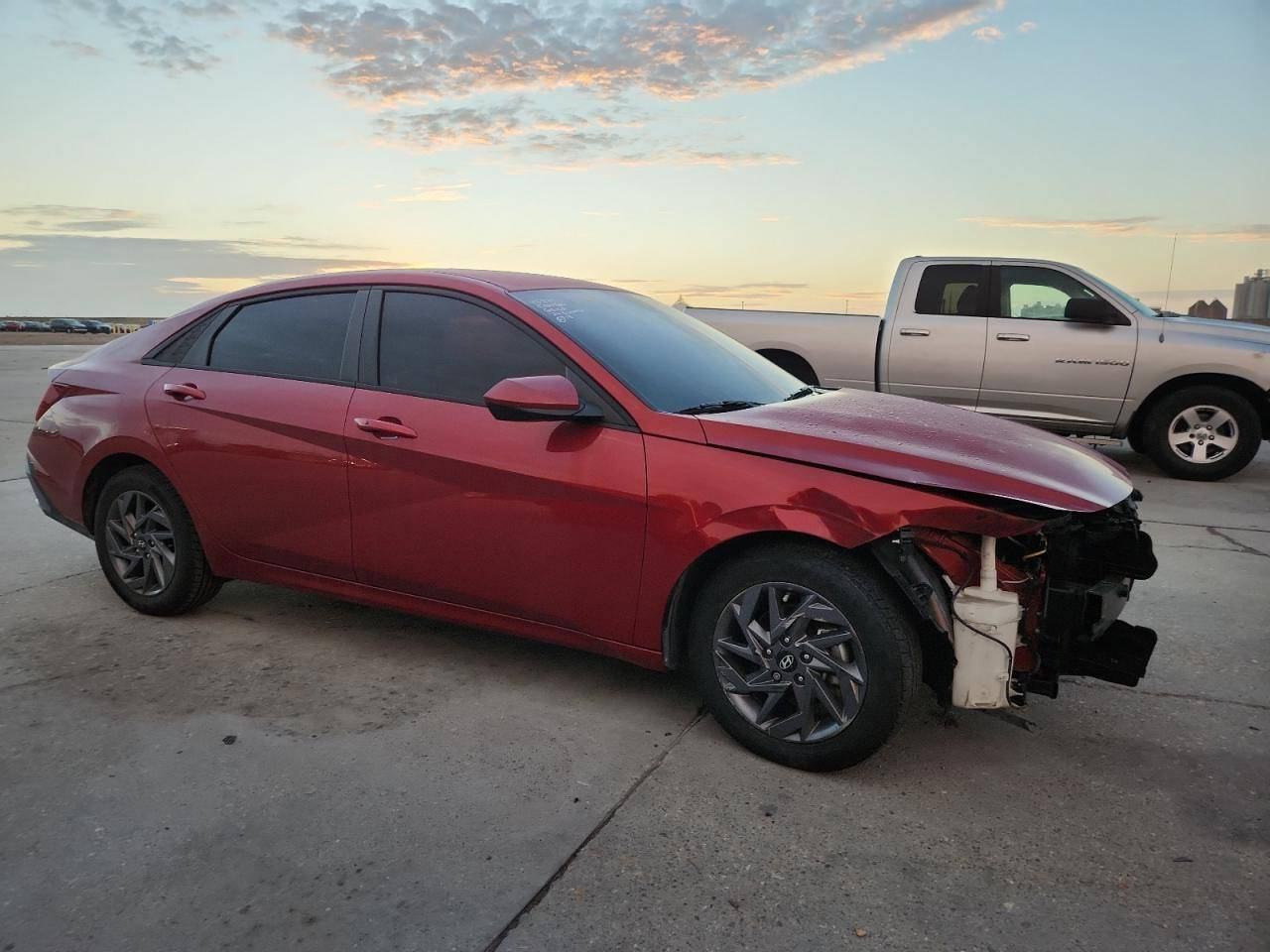 النترا امريكي موديل 24 نص فول بدون ايرباك بدون تبديل بدون شاصي وبدون لغد وبدون تصليح على حادثه موجوده بعمان اليوم نزلت بعمان تريدها شهداء تريدها حره تدخل بسمك السعر اتصل على الرقم ***********
