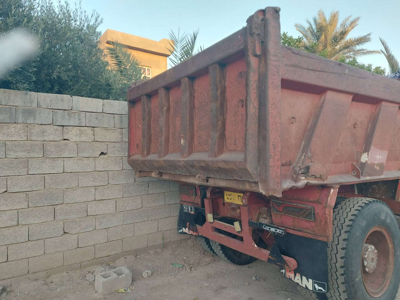 مان 81 رقم كربلاء  ساقطة السنوية باسمي السنوية تخم تاير جديد كير مكينة شاصي مكفول المحرك جديد المكان ديالى اتصل للاستفسار والسعر. ***********
