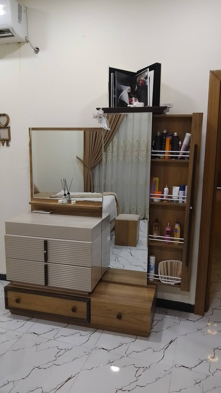 حبايب عندي غرفه نوم لبيع وميز وكراسي وقنفات تنفتح صير تخت اذا حابين


**إذا كنت صاحب هذا الإعلان وتريد حذفه لأي سبب، رجاءا أرسل رسالة إلى الدعم الفني**