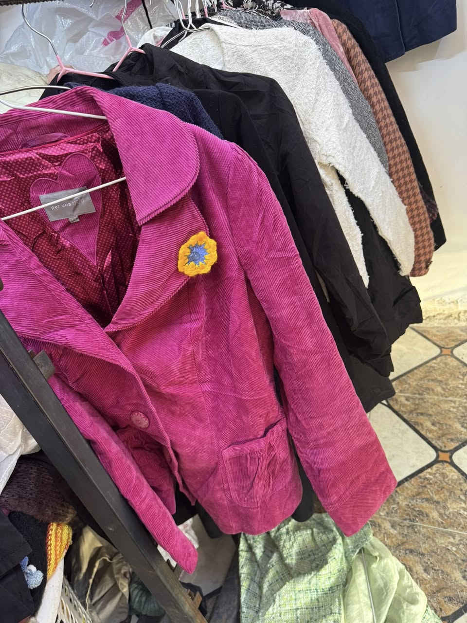 السلام عليكم ستره القطعه بالف مكاني شارع المركز مقابيل صالون تركي
محل بالات كلشي موجود 
رقمي بي وتساب ***********
