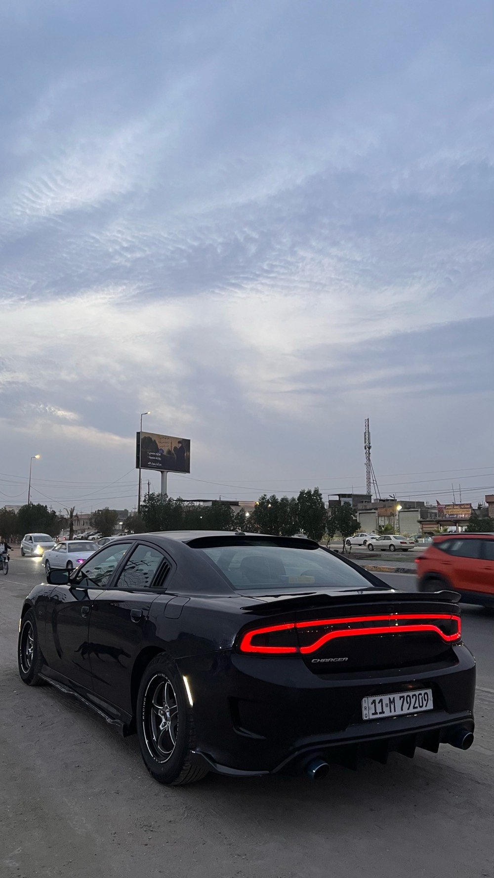 دوج جارجر 2015
وارد كندي 
رقم بغداد بأسمي
ضربته جاملغ الايمن وحافه البنيد وجاملغ الايسر
وبيه مكانين صغار صبغ 
راسلني وادزلك سونار 
سيارة جاهزه من تخم تاير وتبريد و ويلات ويلد حجم 18
السعر  165 وبيهاا مجال 
بصرة دور الضباط 
***********