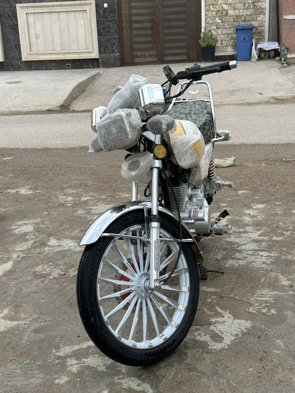 السلام عليكم سولنك 24 شكل 25 الأصلي مكفوله الدراجه محرك 150 بعدها زيرو السعر 750 مكاني بغداد الراشديه ‪0778 226 3840‬
