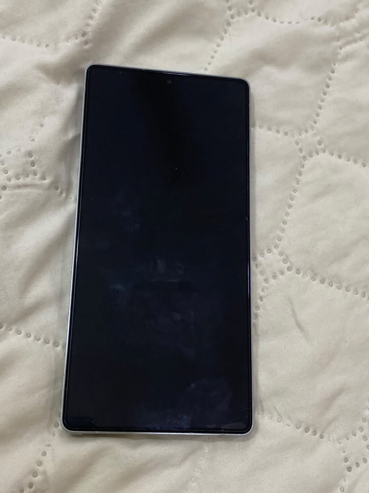 S25 ultra
256
استعمال شهرين فقط 
جهاز جديد نظافه 100 /100
دبل سيم كارد 
غراضه كامله 
السعر مليون و150 
العنوان كربلاء 
***********
